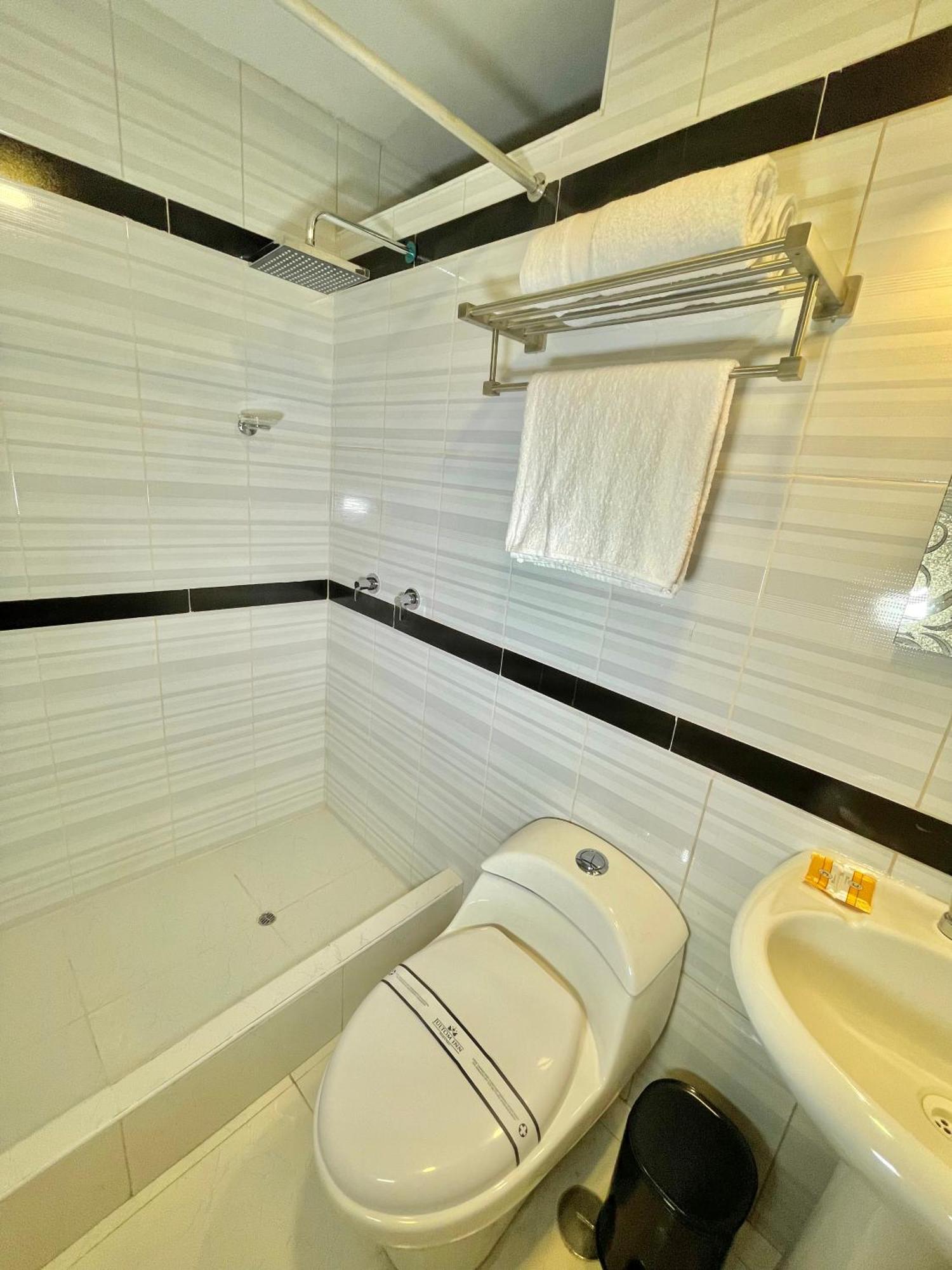 Jultom Inn Hotel & Suites Trujillo Zewnętrze zdjęcie
